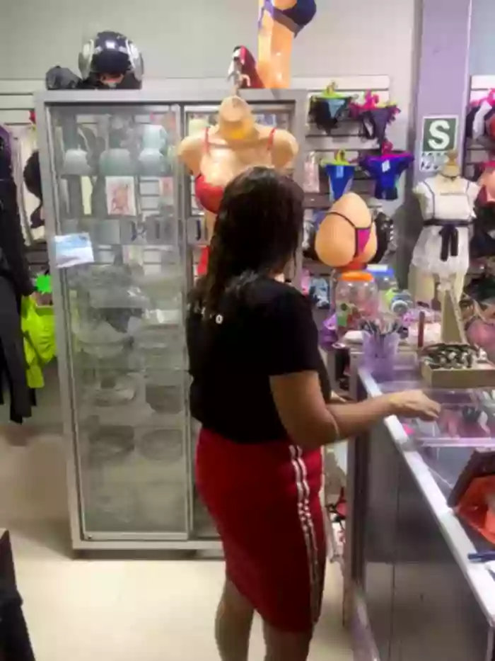 BUSTY-STORE-LAROSALIA1XXX