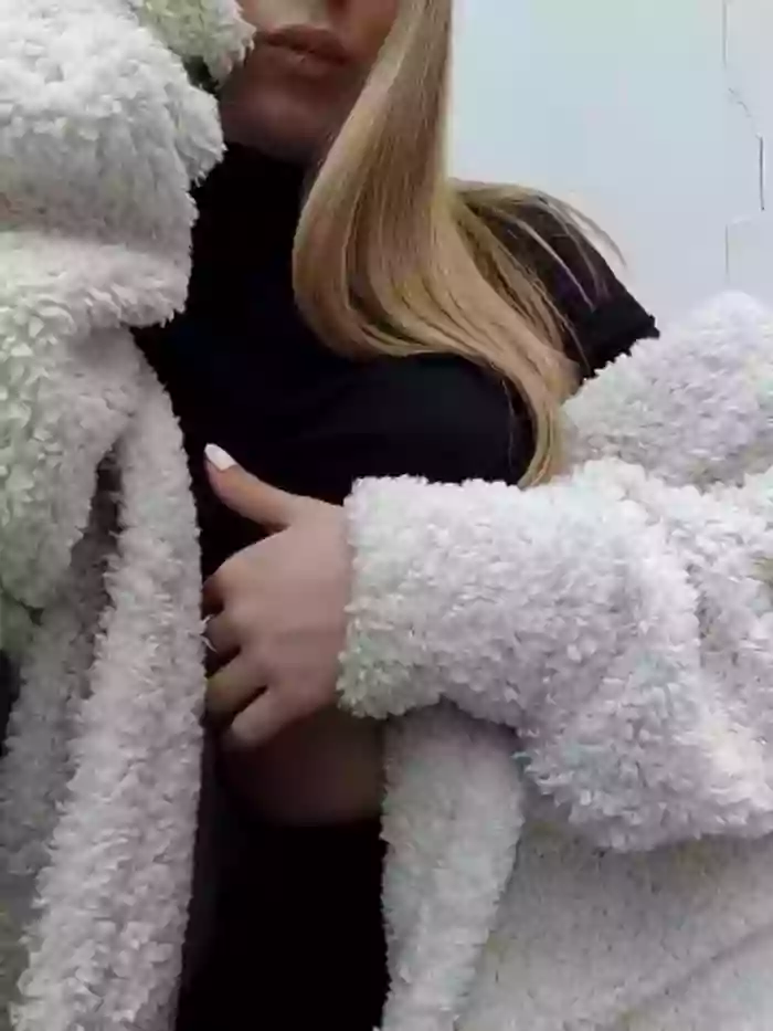 Two_Hot_Cats_Love