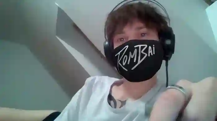 -AngelBoyHorny