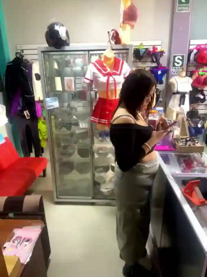 BUSTY-STORE-LAROSALIA1XXX