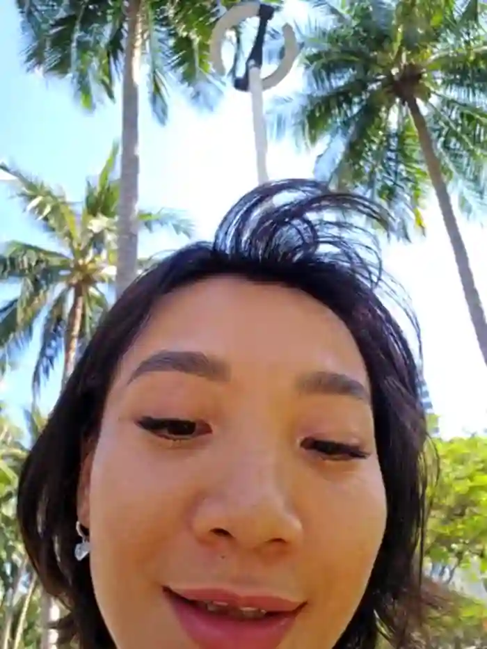 Rosa-in-naughty-beach