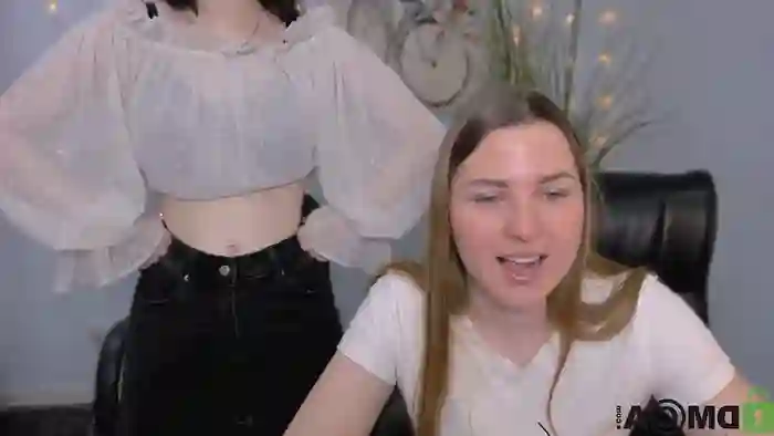 liana_kisses