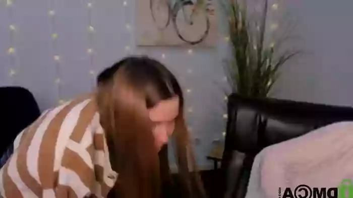 liana_kisses