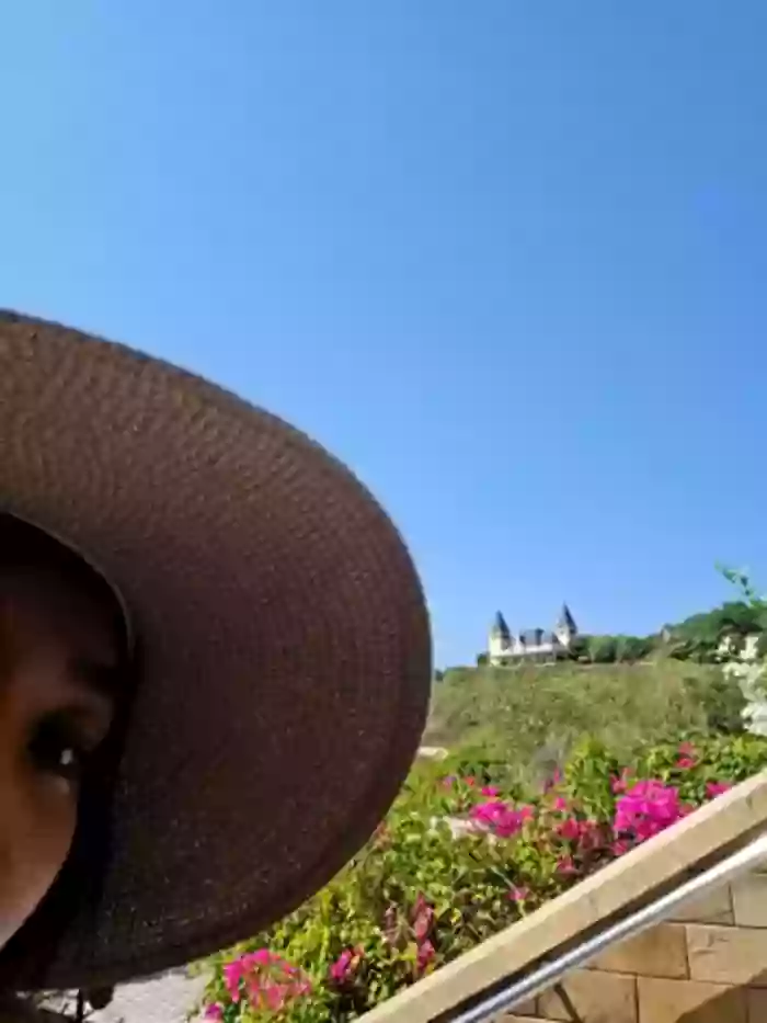 Rosa-in-naughty-beach