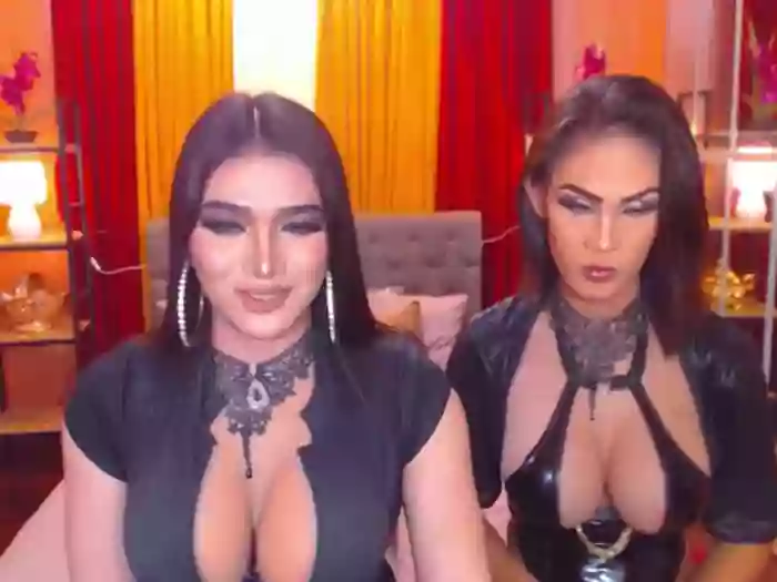 LaraSmithSabrinaSumaDuo