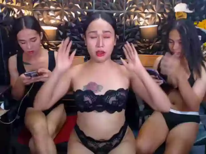 ThreeLadyTransCumForYou