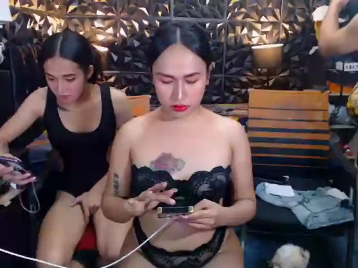 ThreeLadyTransCumForYou