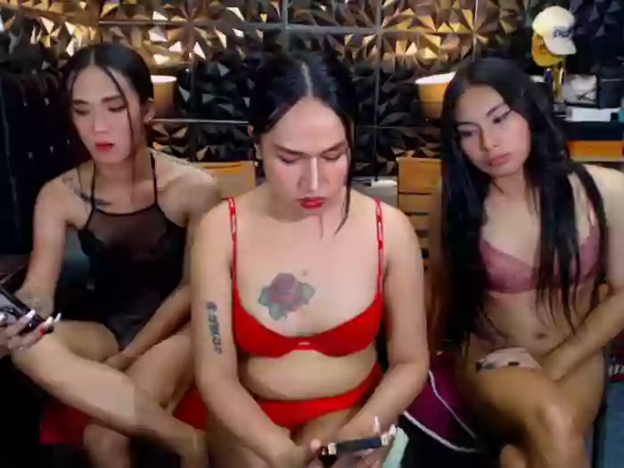 ThreeLadyTransCumForYou