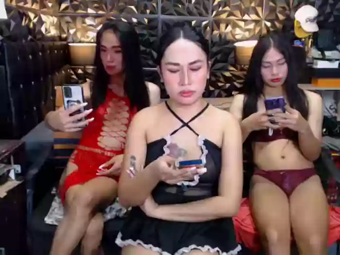 ThreeLadyTransCumForYou