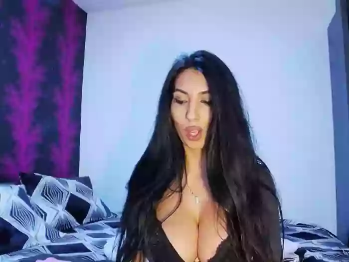BrunetteBabe69