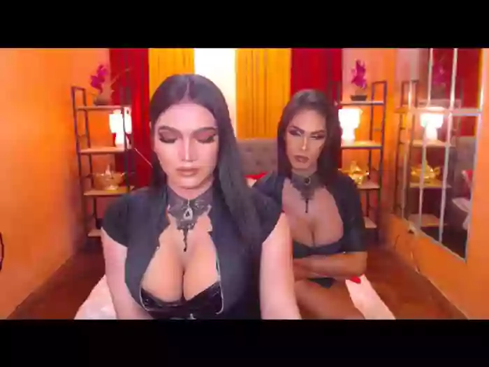 LaraSmithSabrinaSumaDuo