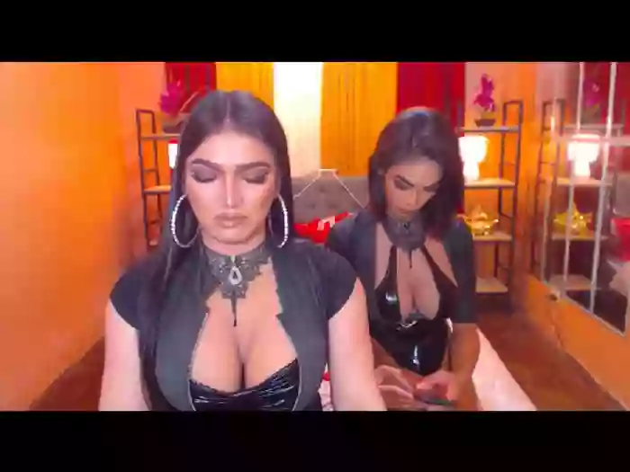 LaraSmithSabrinaSumaDuo