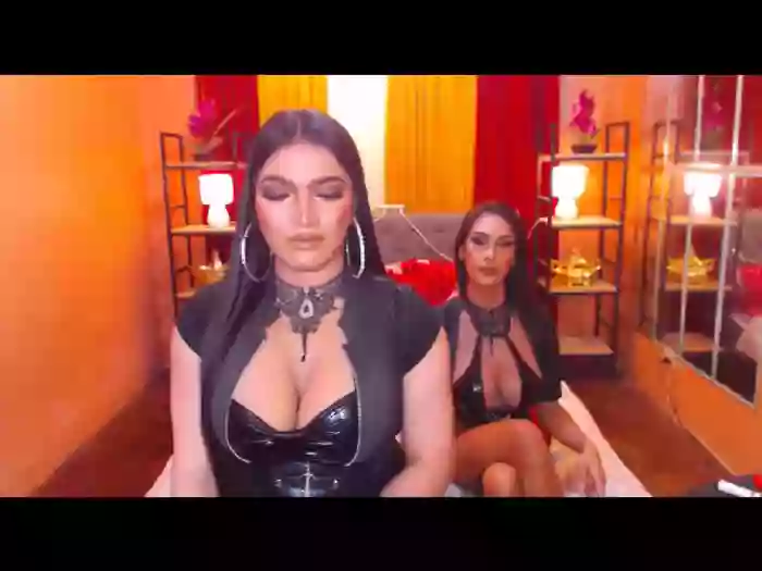 LaraSmithSabrinaSumaDuo