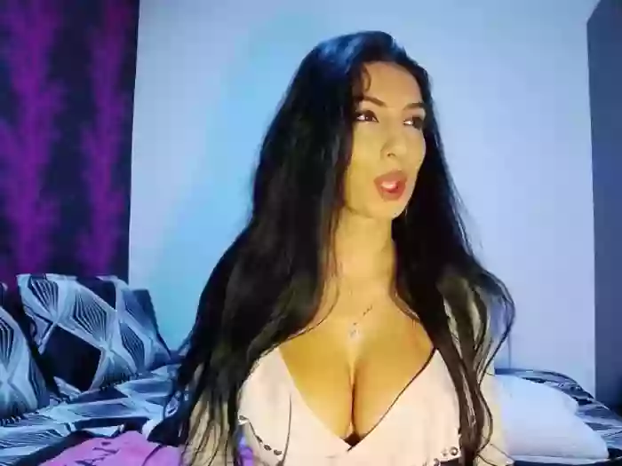 BrunetteBabe69