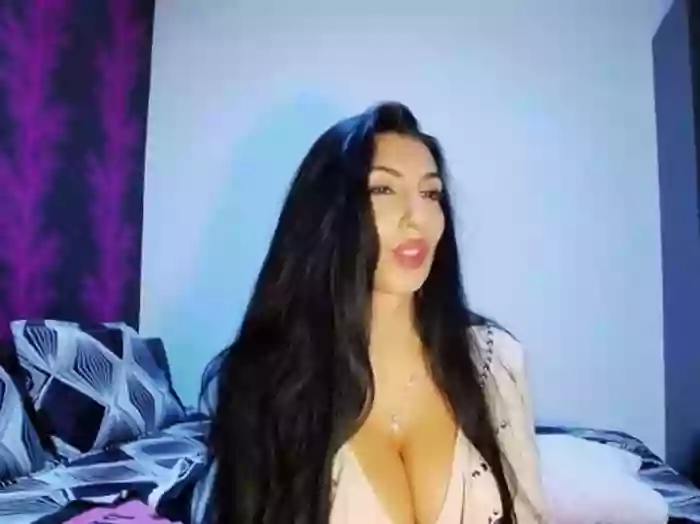 BrunetteBabe69