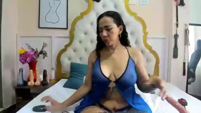NaomyHott69