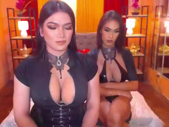 LaraSmithSabrinaSumaDuo