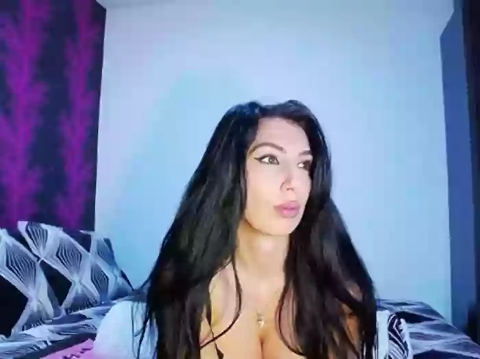 BrunetteBabe69
