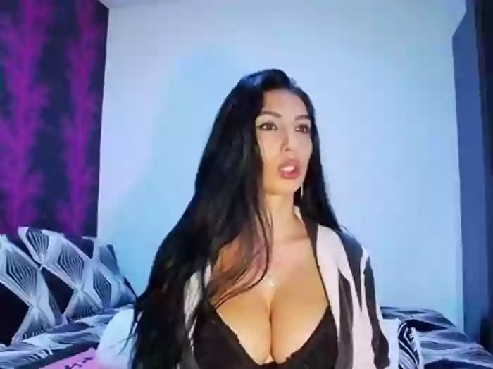 BrunetteBabe69