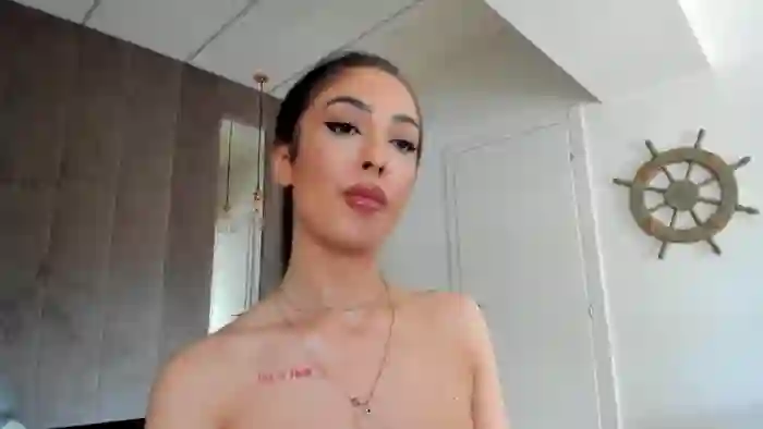 Awesome_Jolie